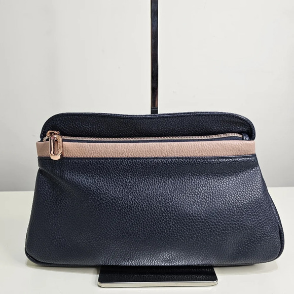 Caboodles Active by Simone Biles Zip Pop Grande Toiletry Bag - Picture 5 of 12